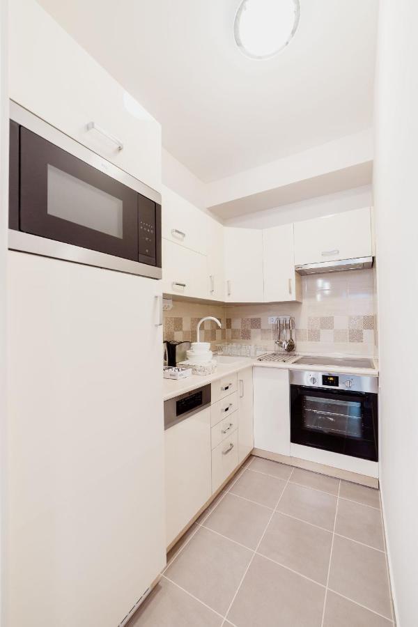 Ferienwohnung Corvin Promenade With Free Parking Budapest Exterior foto
