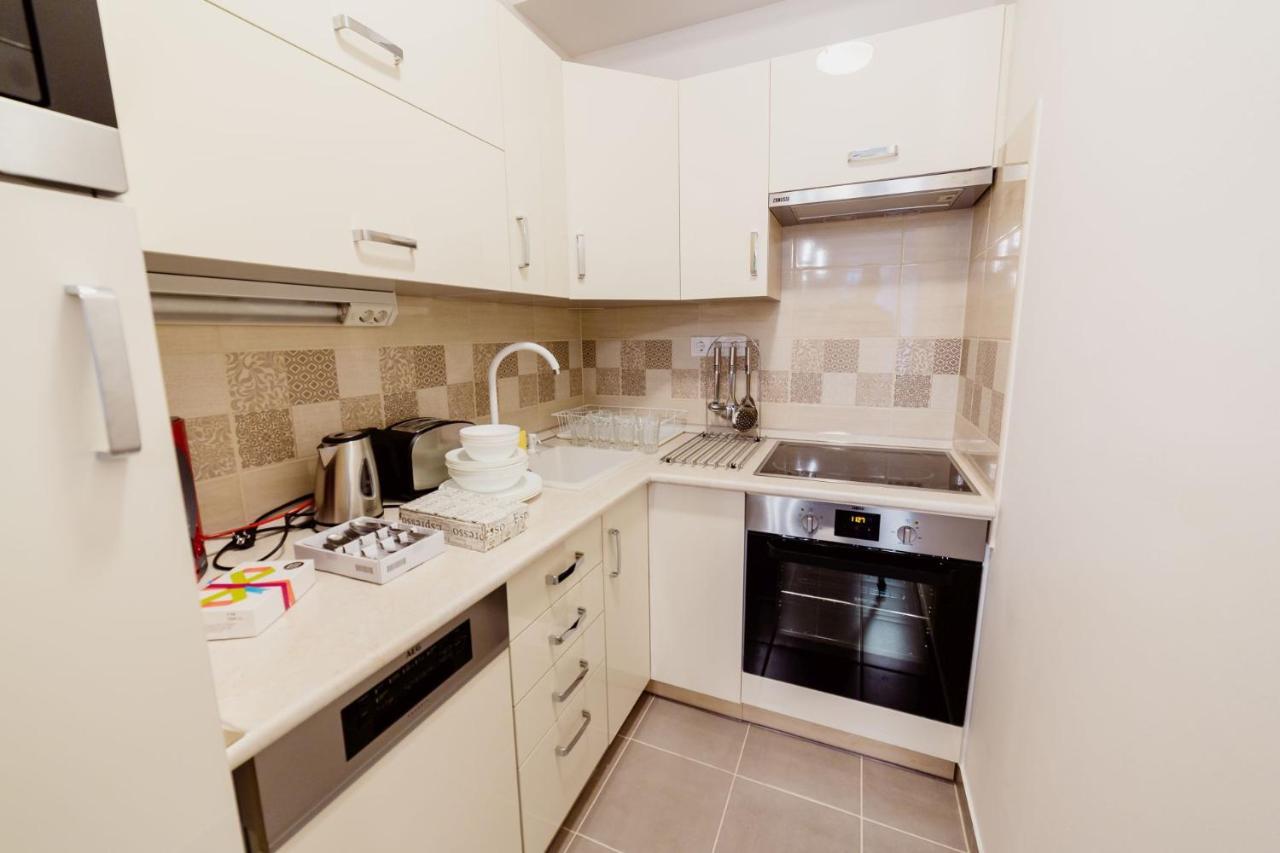 Ferienwohnung Corvin Promenade With Free Parking Budapest Exterior foto